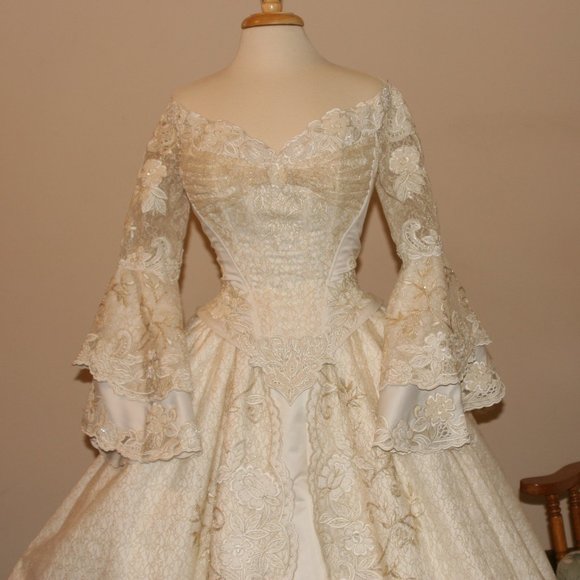 Stunning Gold/Ivory Ball Gown & Veil-Reduced $120! - Picture 3 of 16
